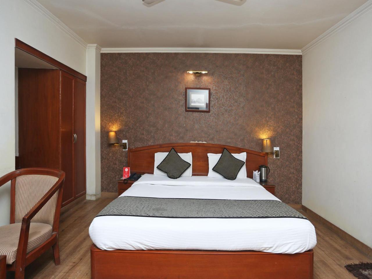 Oyo 3499 Tekarees Inn 勒克瑙 外观 照片