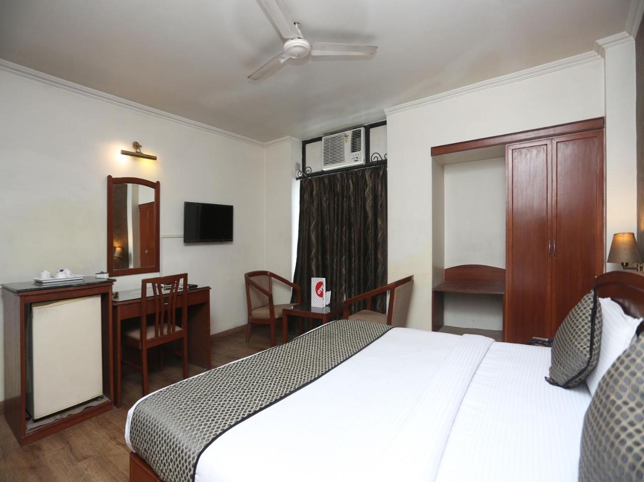 Oyo 3499 Tekarees Inn 勒克瑙 外观 照片