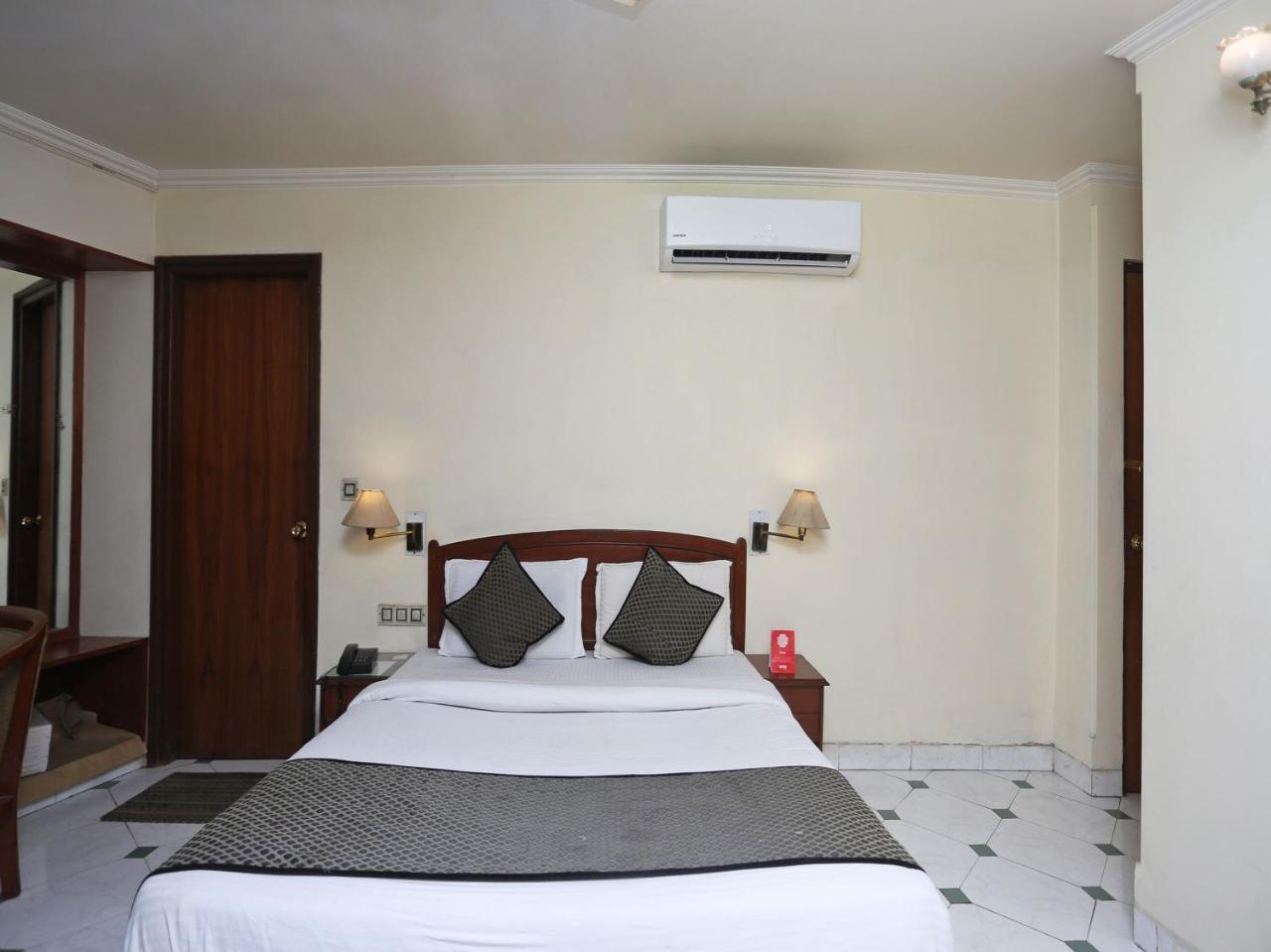Oyo 3499 Tekarees Inn 勒克瑙 外观 照片