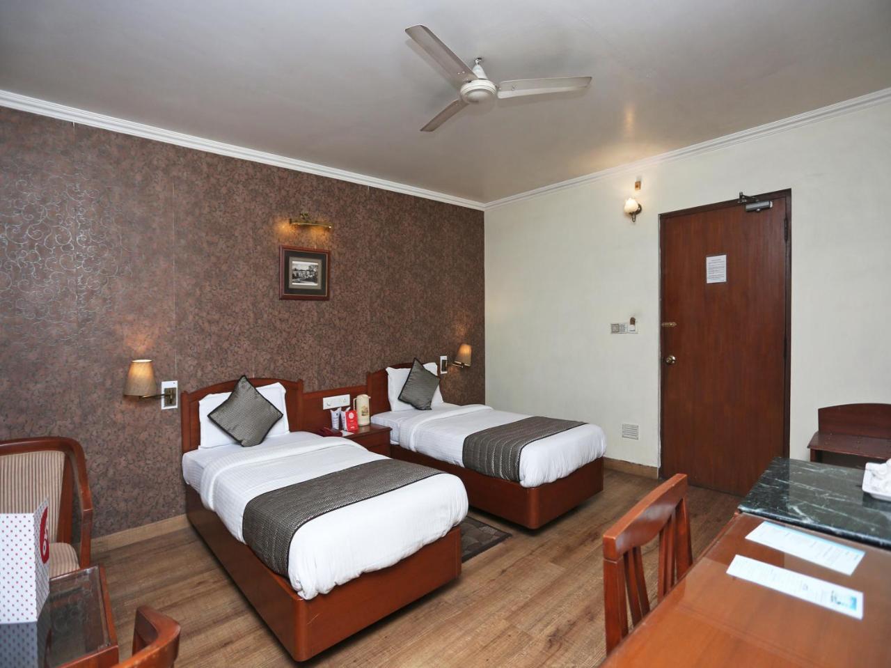 Oyo 3499 Tekarees Inn 勒克瑙 外观 照片