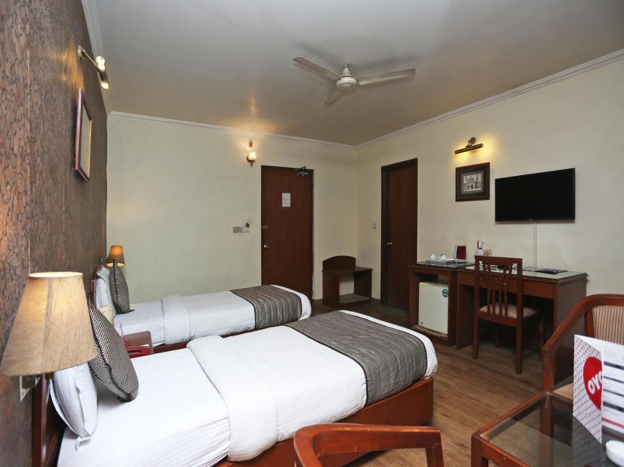 Oyo 3499 Tekarees Inn 勒克瑙 外观 照片