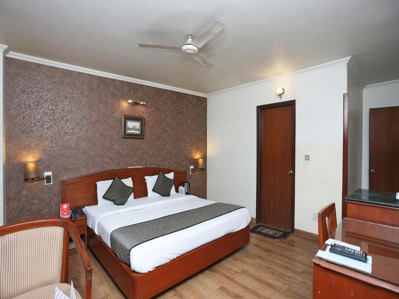 Oyo 3499 Tekarees Inn 勒克瑙 外观 照片